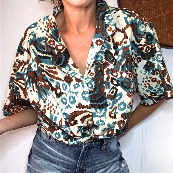 Vintage Tops - 🦚VTG batik oversized button down blouse
